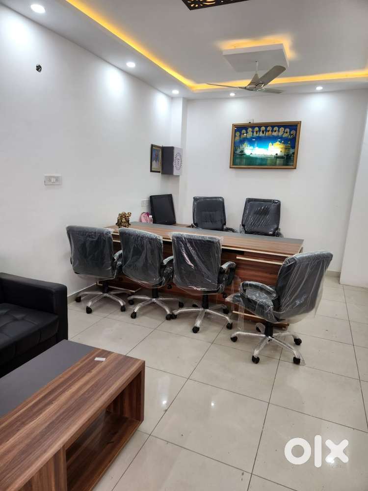 12*31 ft SHOP SALE 1st floor (Furnished)