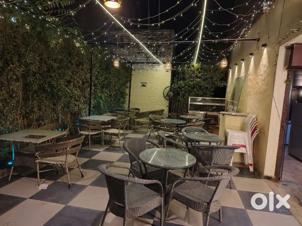 Table service and car service