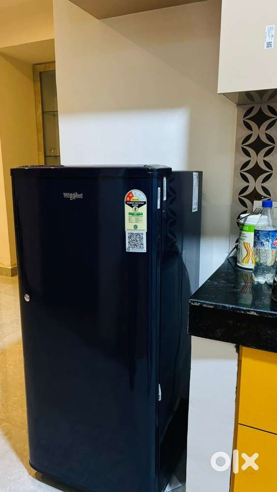 Whirlpool 184 ltrs fridge in warranty