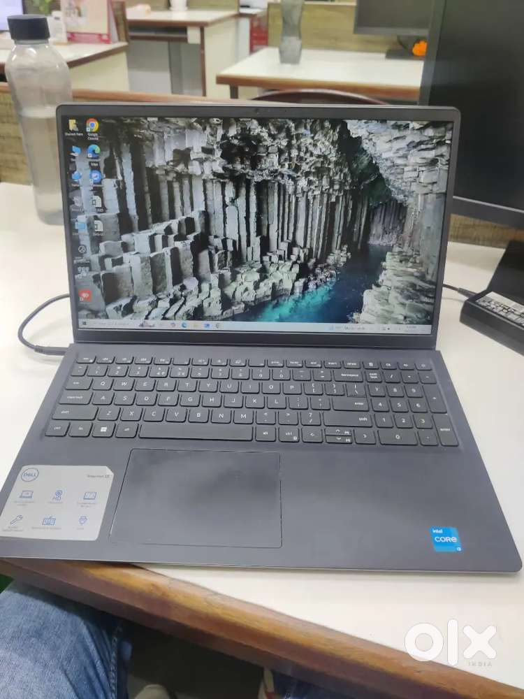 Dell Inspiron 15 3520