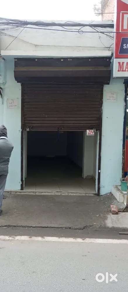 Near indian bank dugri 8/25 di shop jisda rent 13000