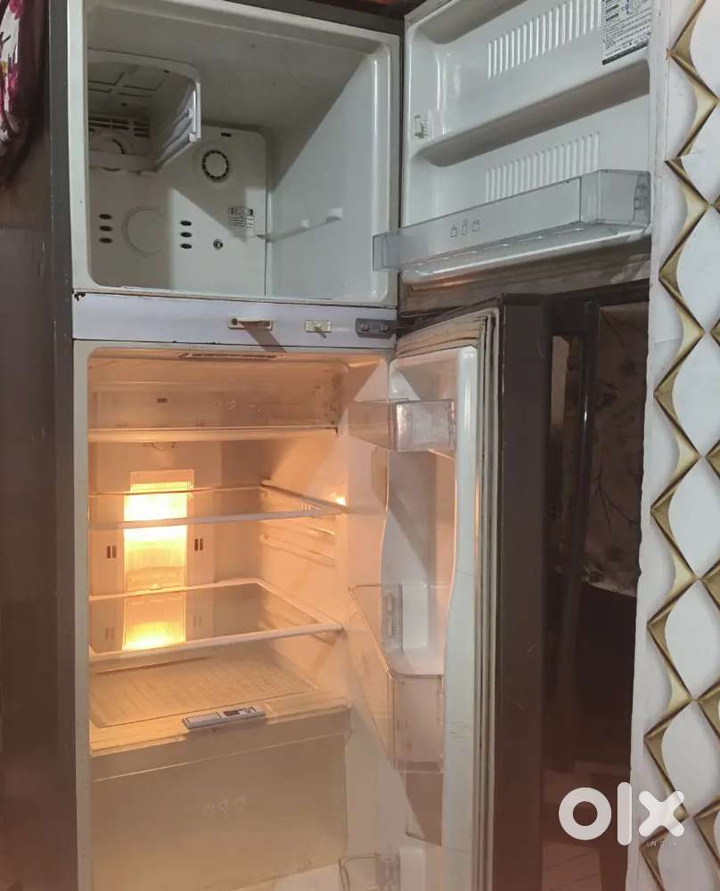 LG DOUBLE DOOR REFRIGERATOR RUNNING CONDITION
