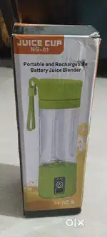 Portable and rechargeable battery juice blender