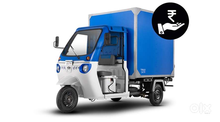 3W EV goods vehicle driver