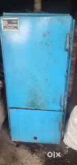 Rubber sheet smoking machine