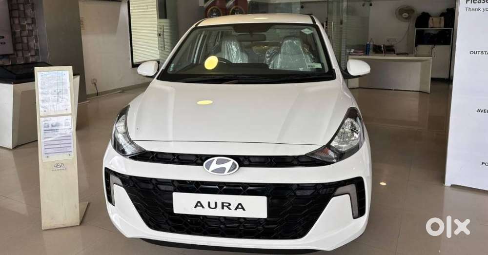 Brand New Showroom Aura With Discount Available