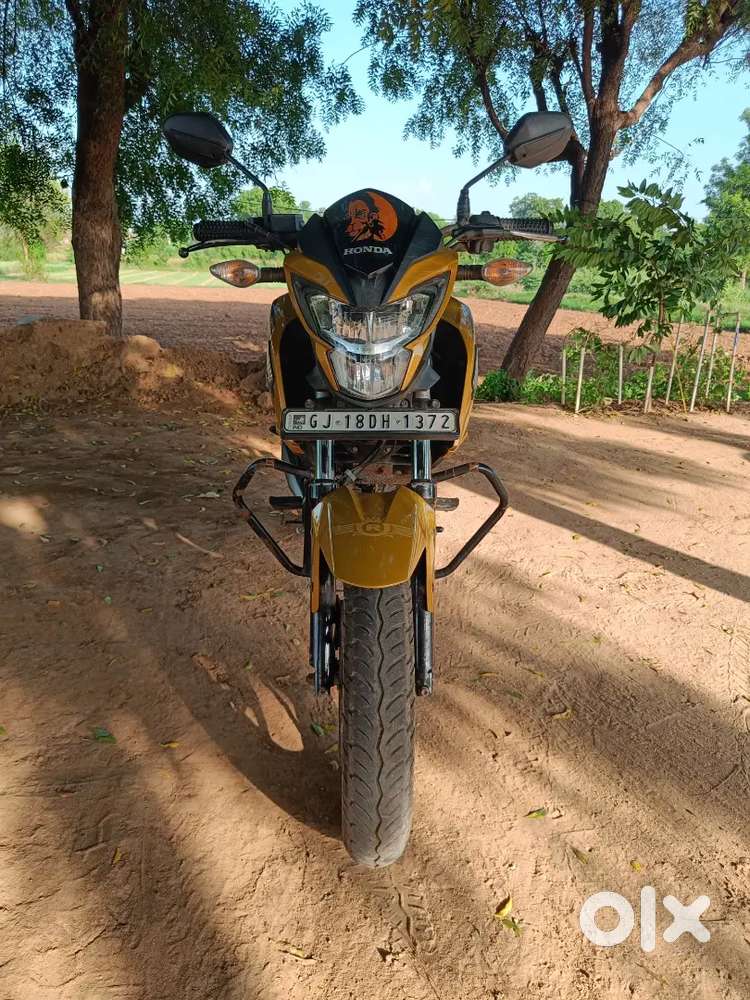 Honda CB Hornet 160R
