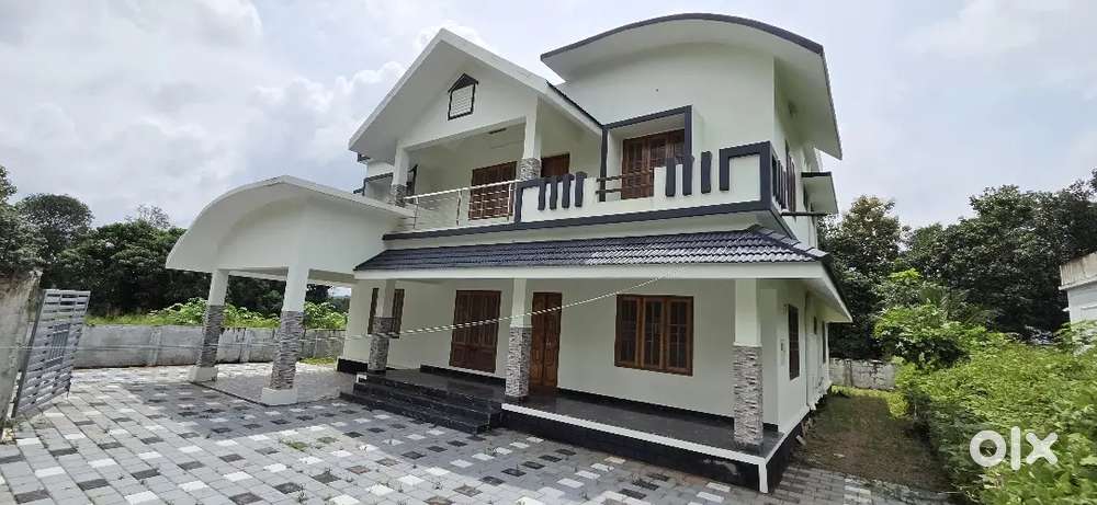 Kumbanad near 10 cent new house for sale