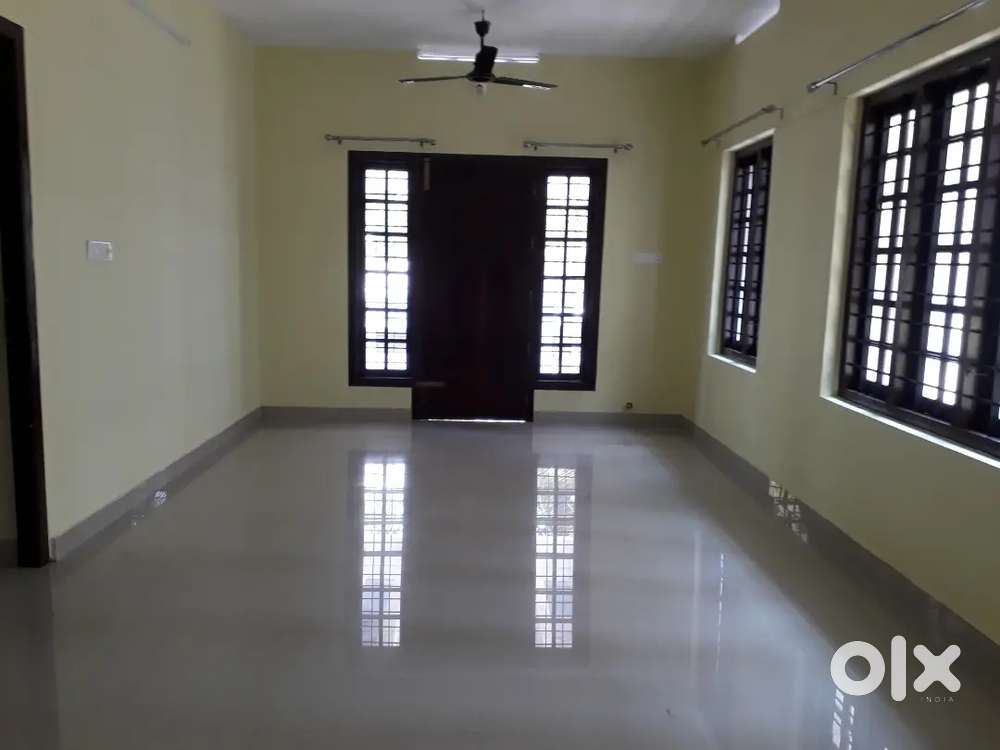 2 BHK 2nd Floor Car Parking Apartment for Rent at Vazhuthacaud