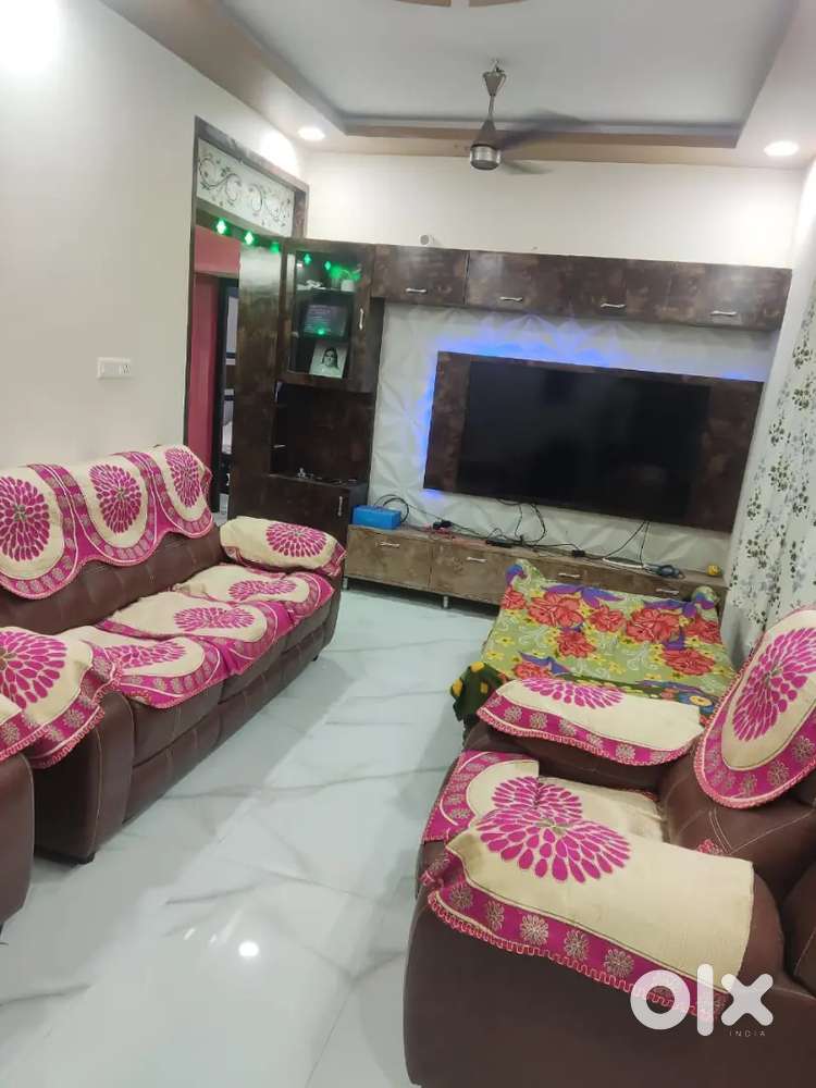 2BHK Flat for Sale – Well-Maintained, semi Furnished, Great Location