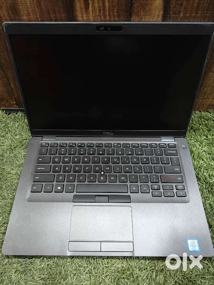 DELL LATITUDE 5400- Looks like New