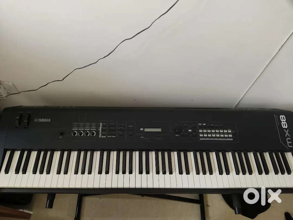 Yamaha MX88 Digital Piano/Synth/Midi