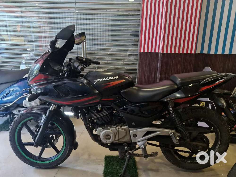 Bajaj pulsar 220