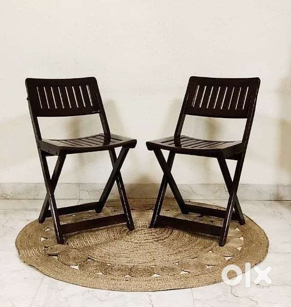 Detec Homzë Polished Wood Foldable Chairs, Set of 2