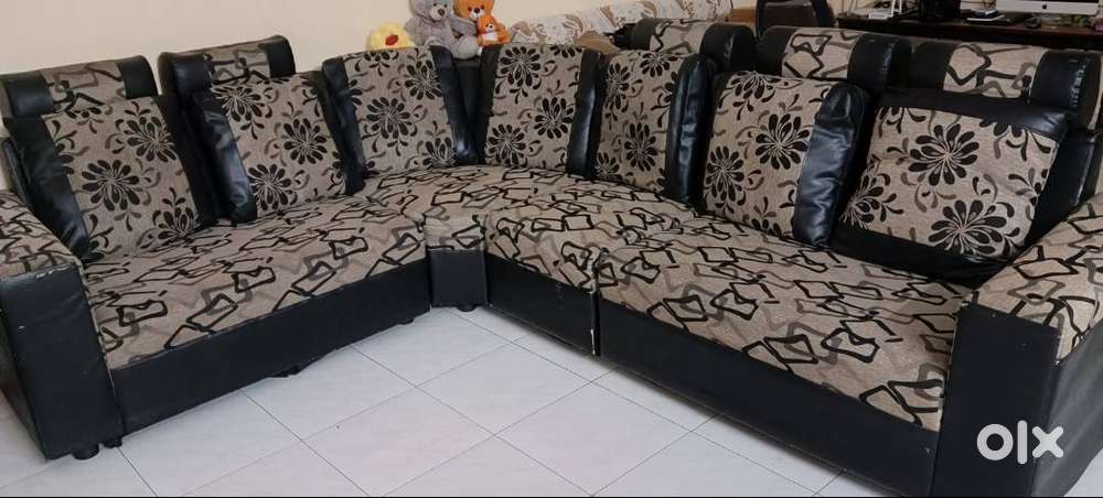 Premium L-Shaped Fabric Sofa – Excellent Condition