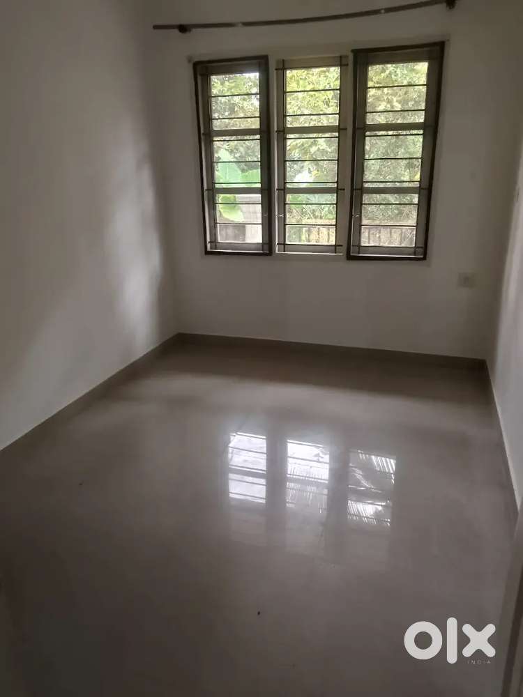 2 BHK UNFURNISHED APARTMENT FAMILY THAMMANAM JUNCTION