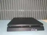 Used Ps4 slim + 5 games +1 TB + 2 controller