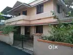 First floor of calm, well-connected house available for rent