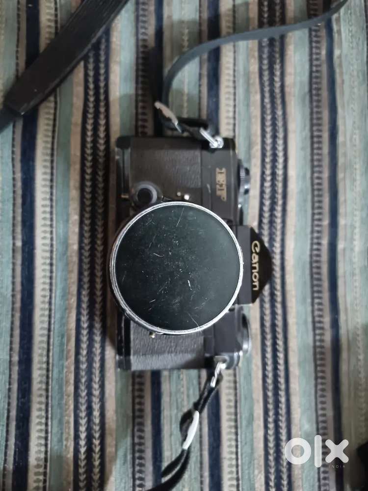 CANON VINTAGE CAMERA WITH ELECTRONIC FLASH
