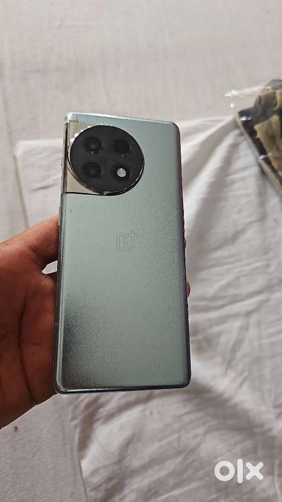 Oneplus 11R 8/128 , phone ekadam brand new condition Mein pada hai