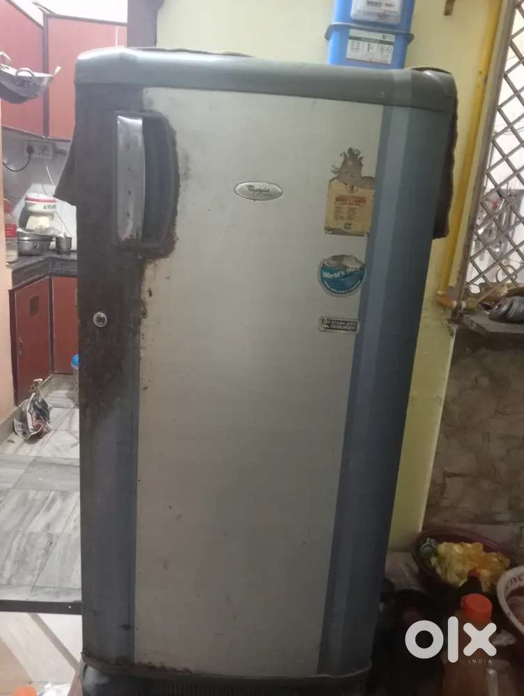 Whirlpool fridge capacity (180 m)