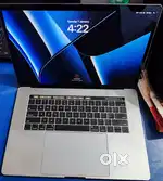 MacBook pro i7 16 inches