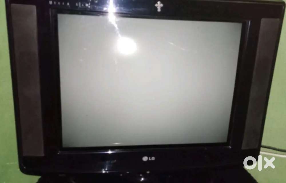 LG TV CRT old model.