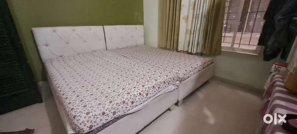 Two Single Bed Sethi with Mattress for sell