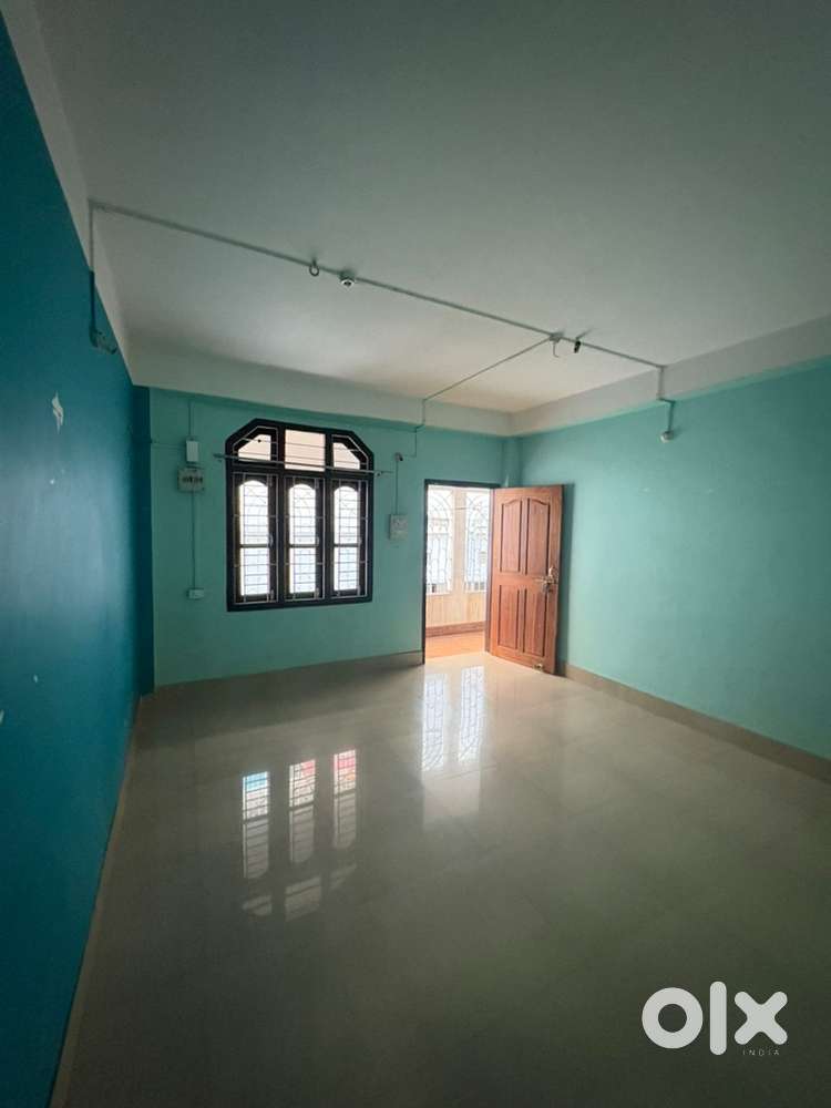 Independent room 24hr gate access