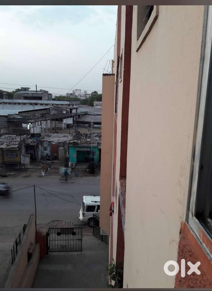 FLAT FOR SALE IN RAIPUR CENTRE