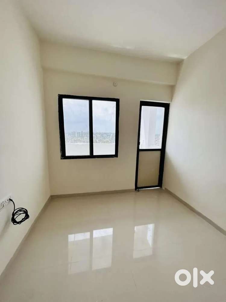1bhk flat available for sale either empty or fursnished