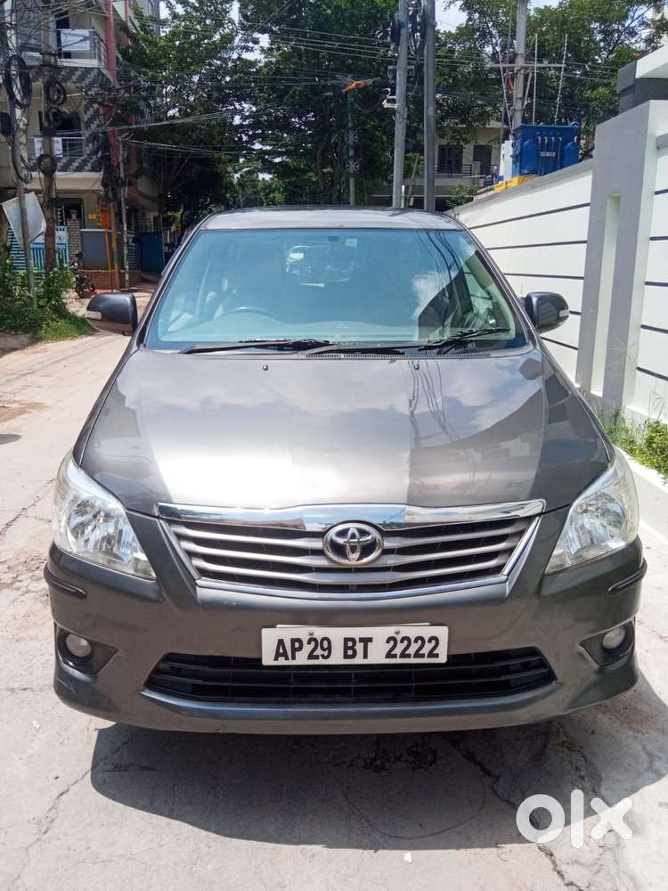 Toyota Innova 2.5 V 7 STR, 2012, Diesel