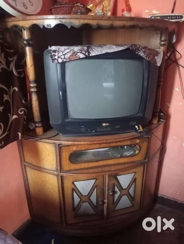 LG TV 21 inch sath me trolley