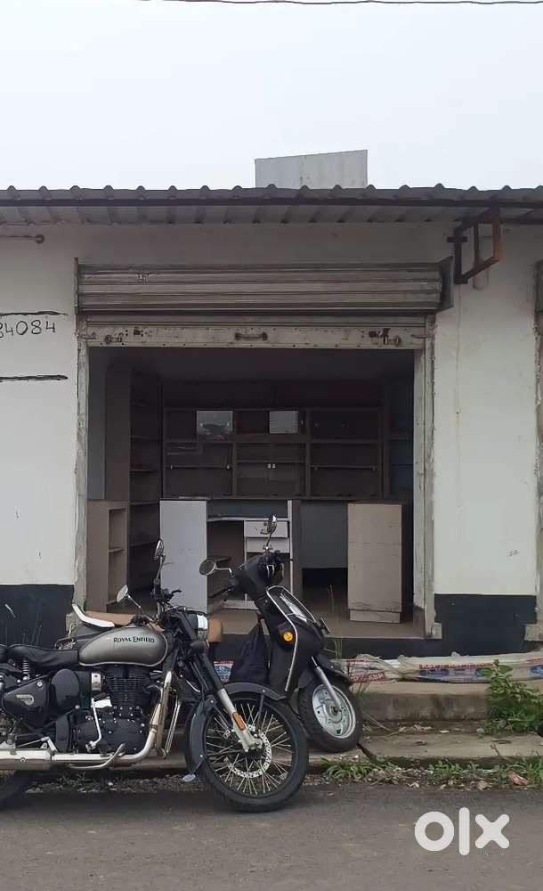 On road Kapali shop.