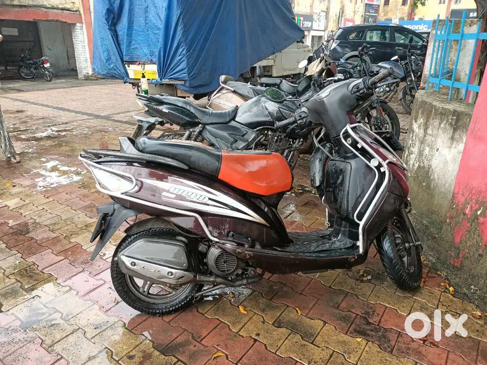 TVs scooty wego