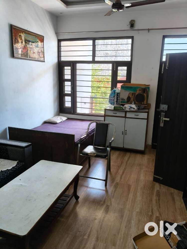2bhk 1 washroom furnished flat peermuchala dhakoli