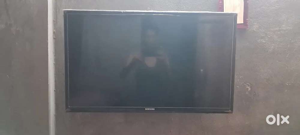 SAMSUNG 32 INCH