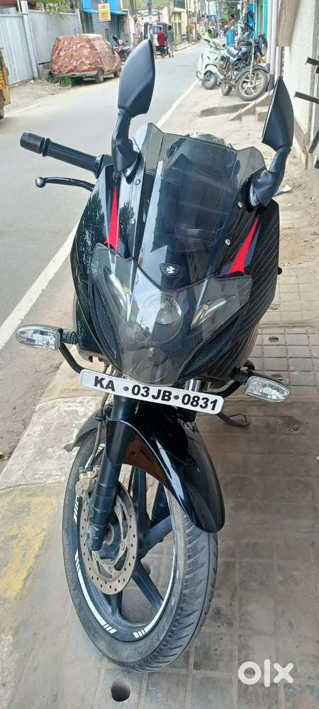Pulsar 220 in mint condition