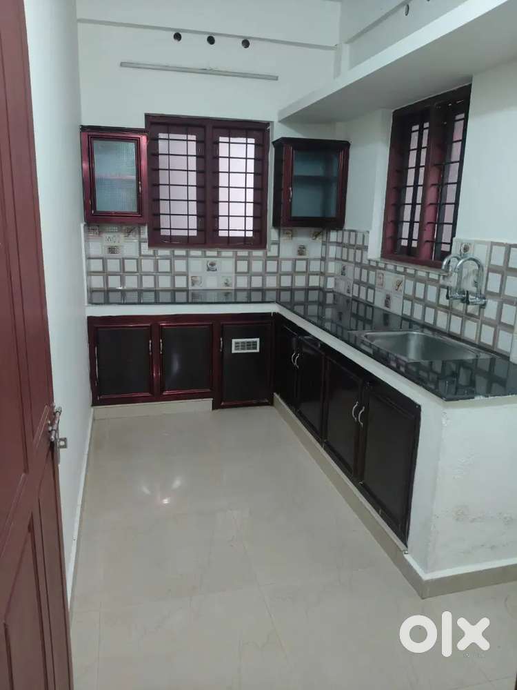 SEMIFURNISHED BACHELORS APARTMENT KAKKANAD JN