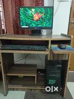 COMPUTER DESKTOP WITH TABLE