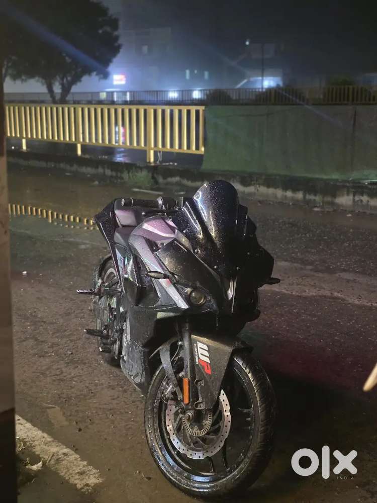 Pulsar rs200
