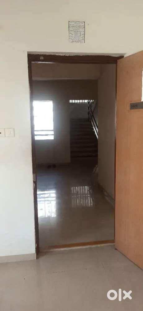 8,00,000 heavy maintenance 1bk flat