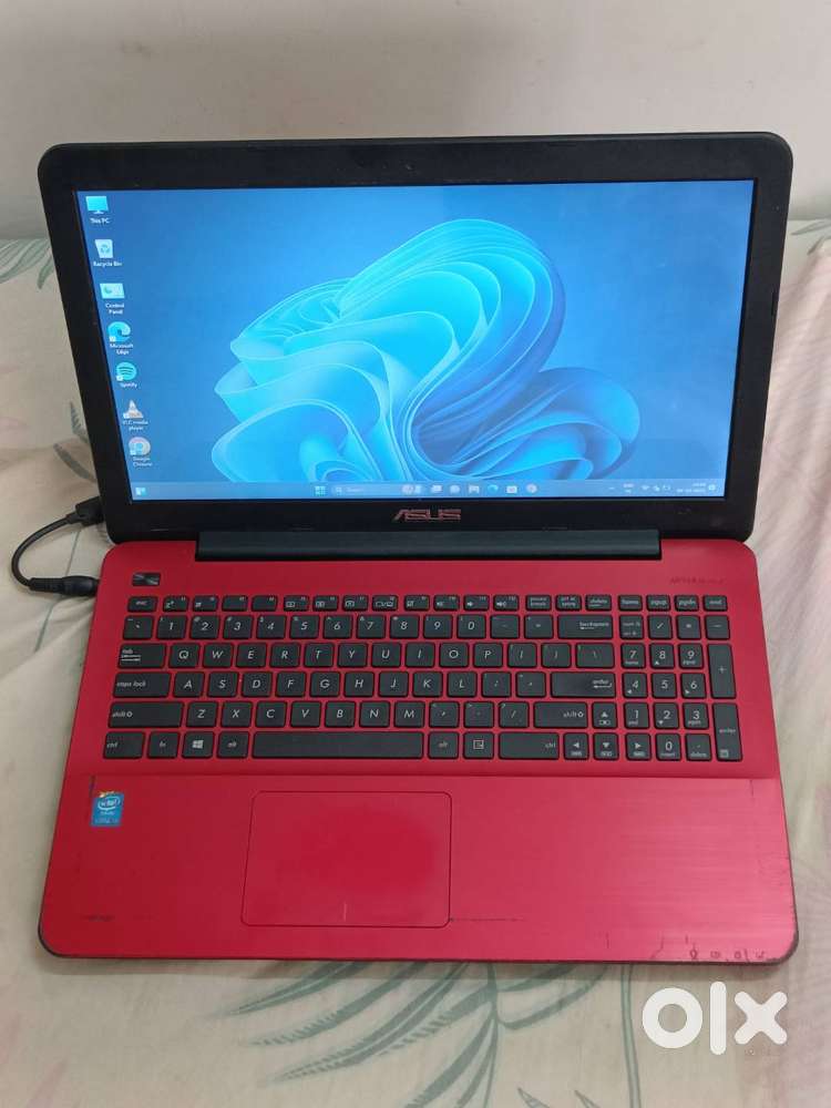 Asus Laptop 8gb ram 128gb SSD + 1000gb HDD Core i3 Home used