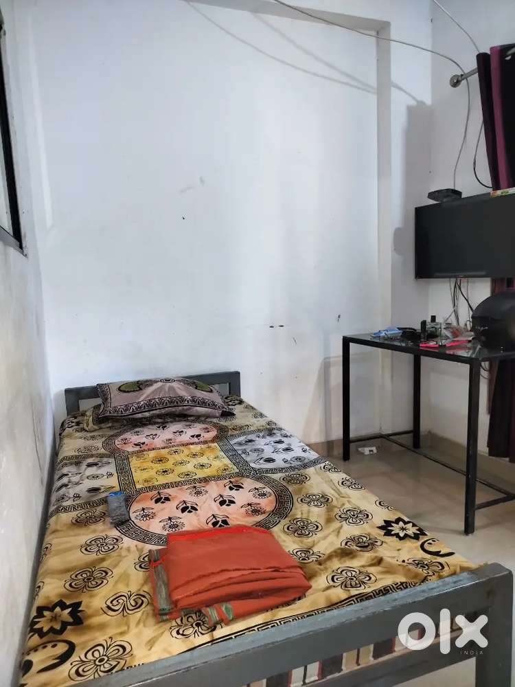 Looking for roomates