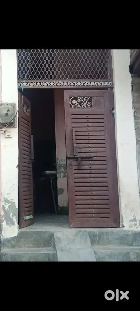 Urgent sale house 35 gaj 13LPA