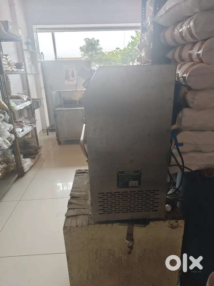 Sugarcane juice machine