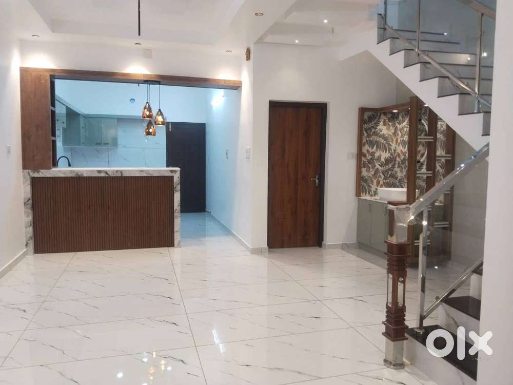 2200sqft 4BHK Semifurnished House in Eroor.
