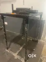Arm wrestling table