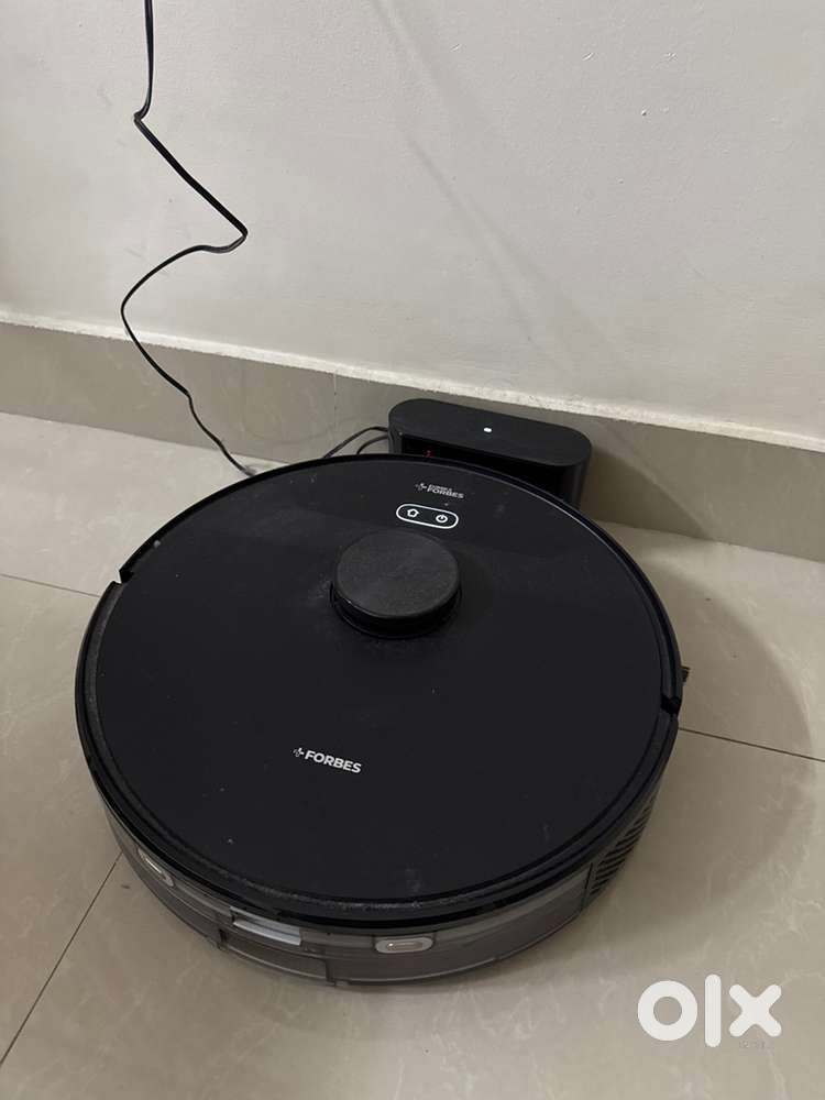 2-in-1 Robot Vacuum Cleaner (Sweeping & Mopping) – Excellent Condition