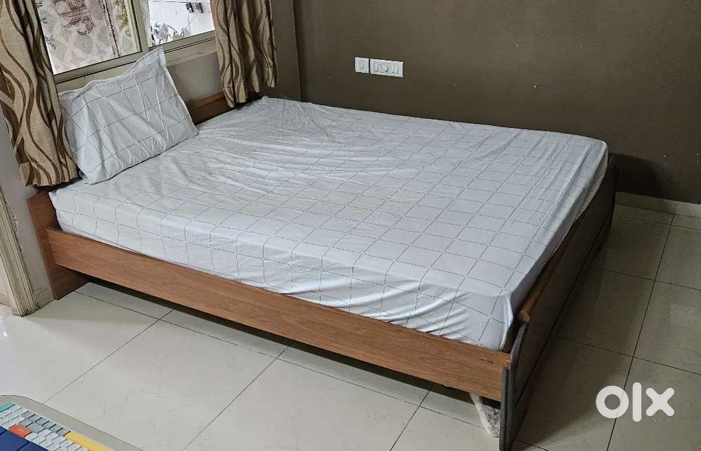 Cot queen size with storage (no mattress)